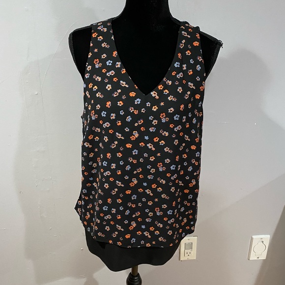 Banana Republic Factory Tops - Banana republic sleeveless top XL